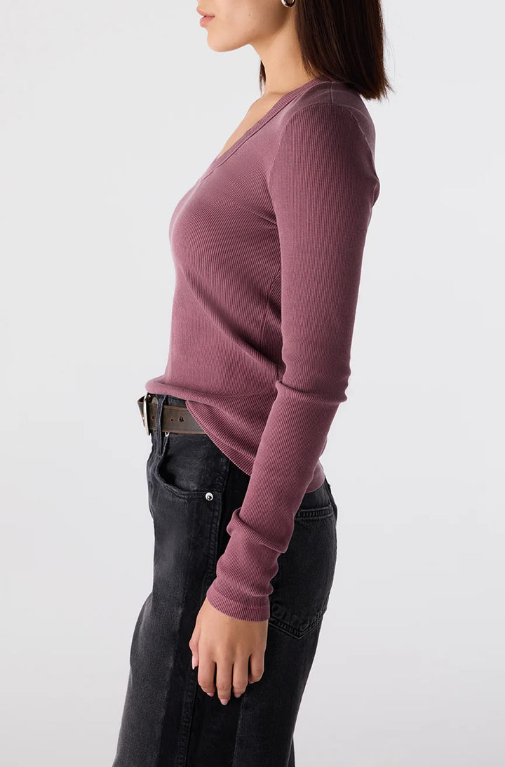AMO – Nico Long Sleeve Tee in Bloom