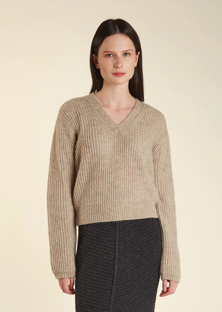 Oyun – Gio V-Neck Sweater in Fawn