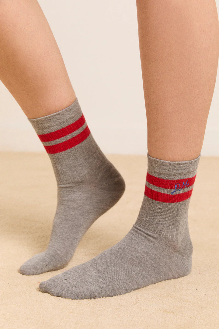 Damson Madder – Sporty Calf Length Socks in Grey / Ecru Stripe