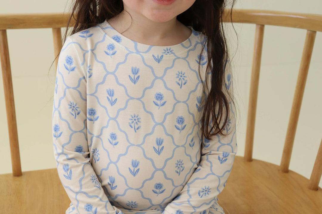 Honeycomb Goods - Two Piece Pajama Set in Dutch Floral