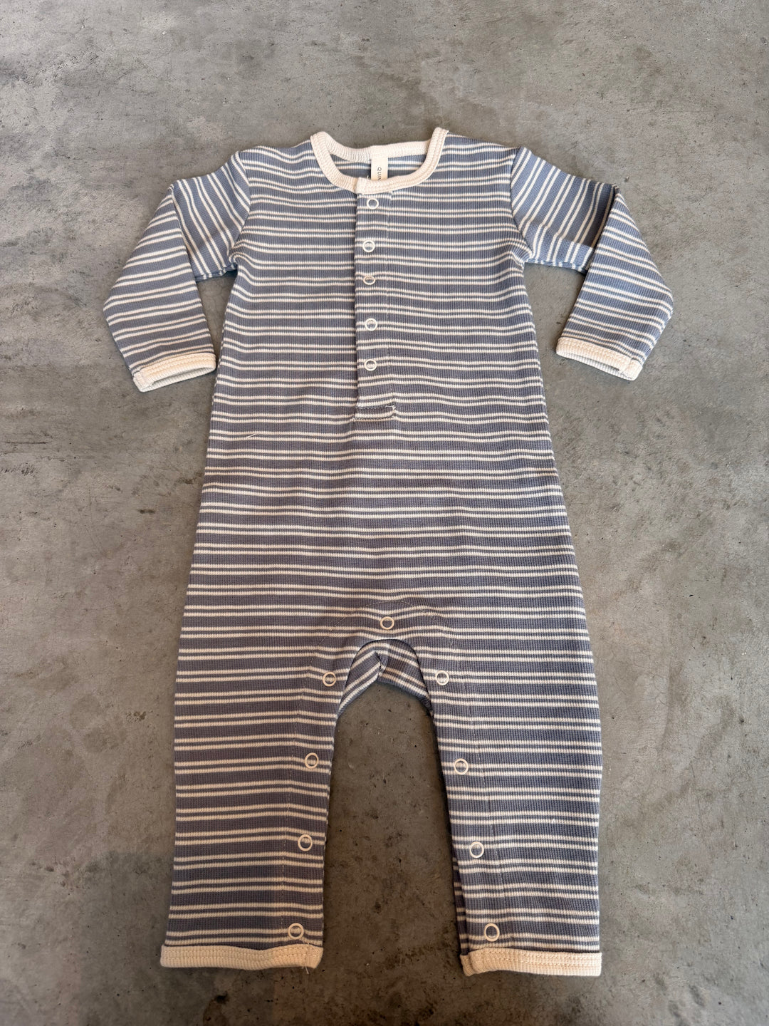 Quincy Mae - Ribbed Baby Jumpsuit in Slate Microstripe