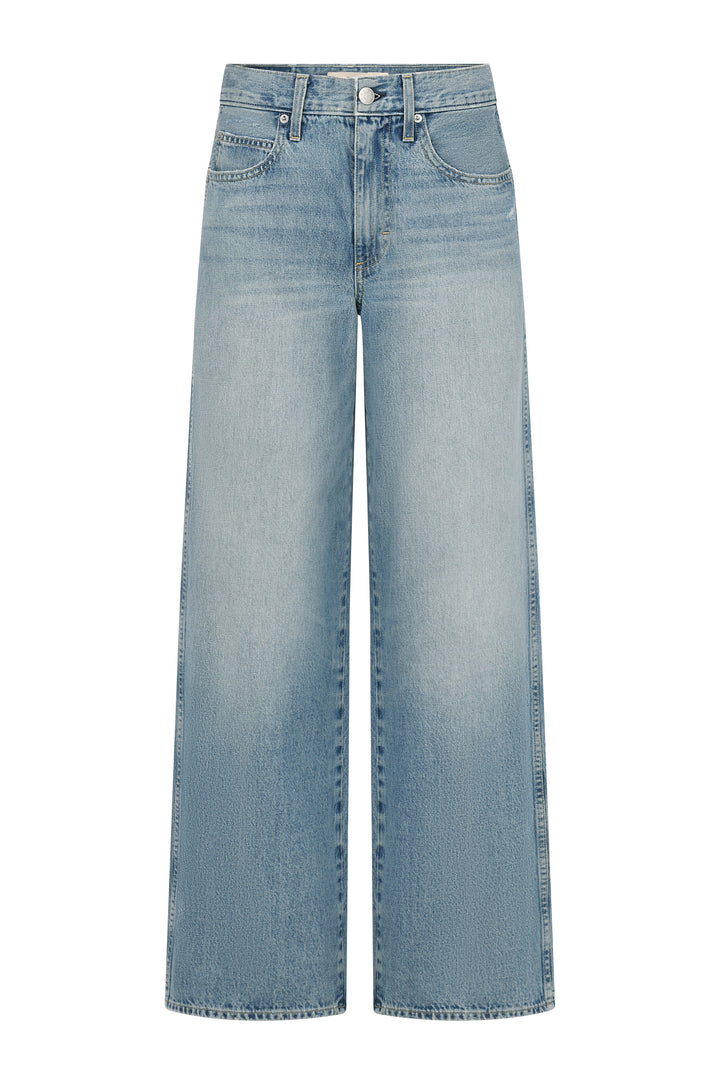 AMO Denim – Kira in Drift