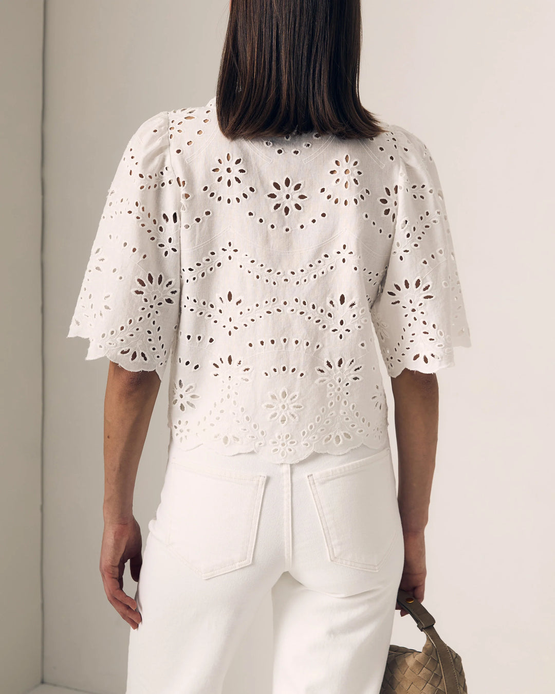 Le Jean – Embroidered Eyelet Blouse in White