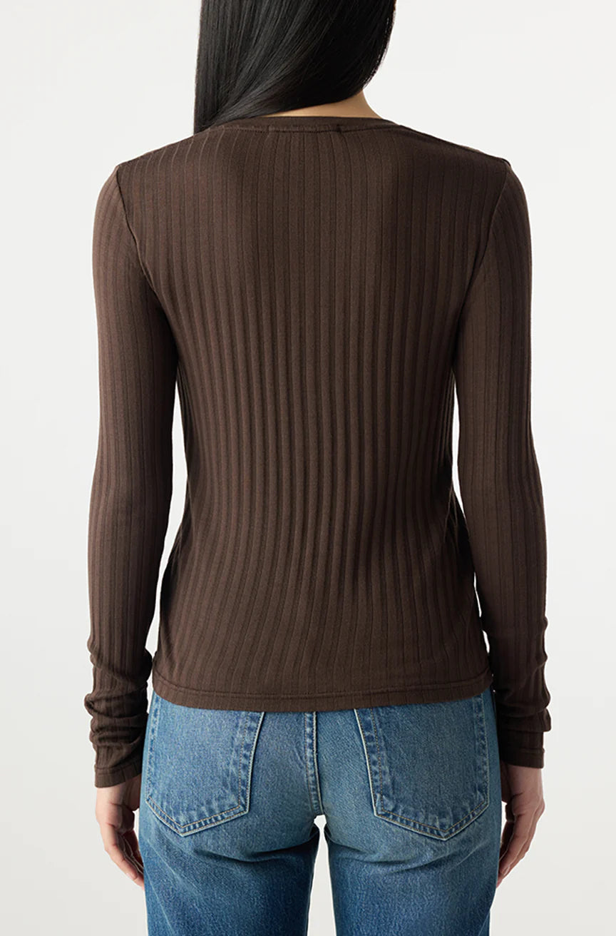 AMO – Lottie Top in Mocha