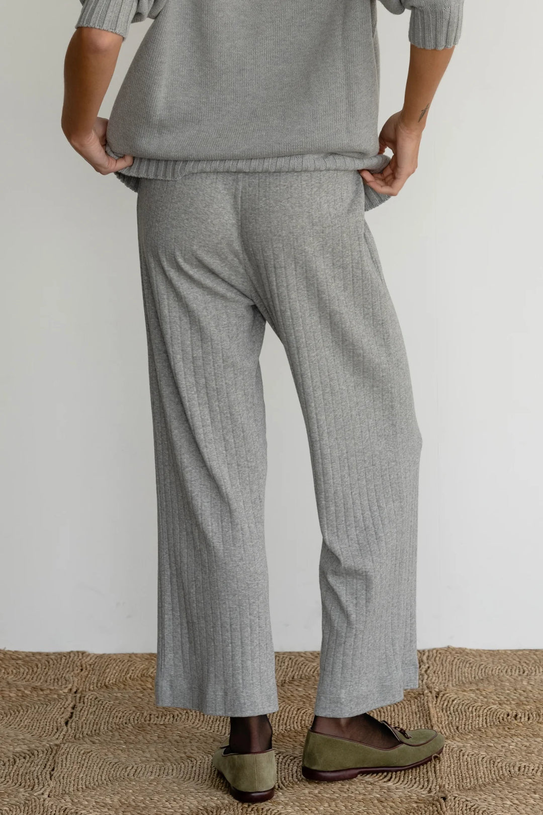Donni – Pointelle Simple Crop Pant in Heather Grey