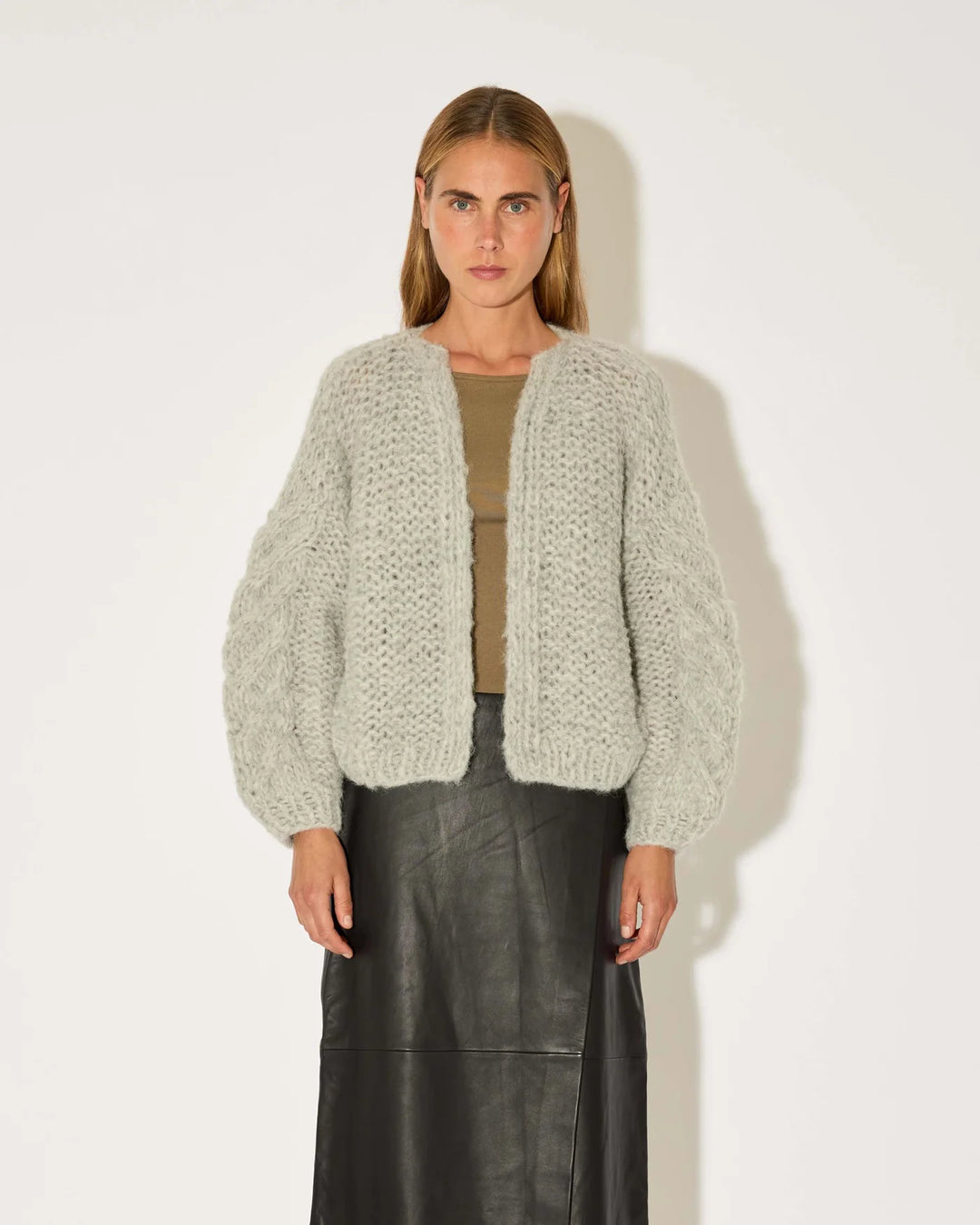 Maiami – Fleecy Alpaca Cable Bomber Cardigan in Grey