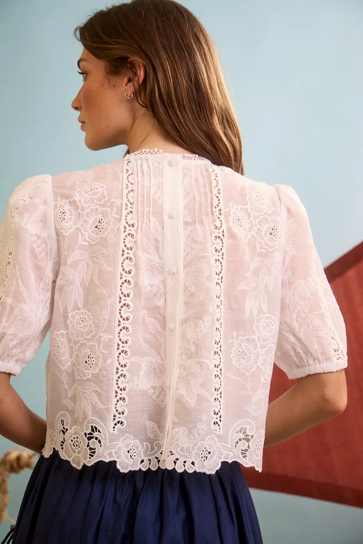 Hunter Bell – Ousie Top in White