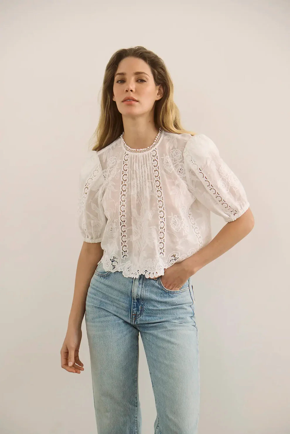 Hunter Bell – Ousie Top in White