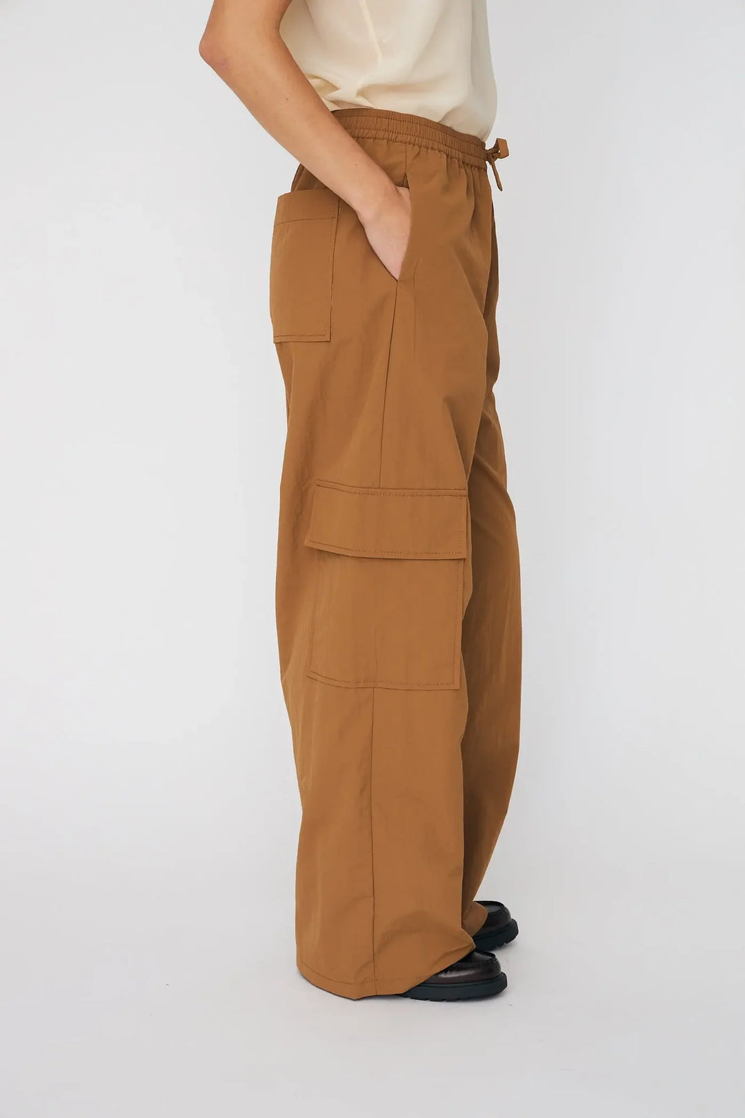 Stella Nova – Oversized Caravan Pants in Camel