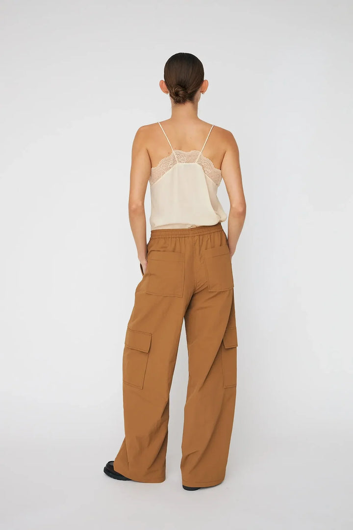 Stella Nova – Oversized Caravan Pants in Camel