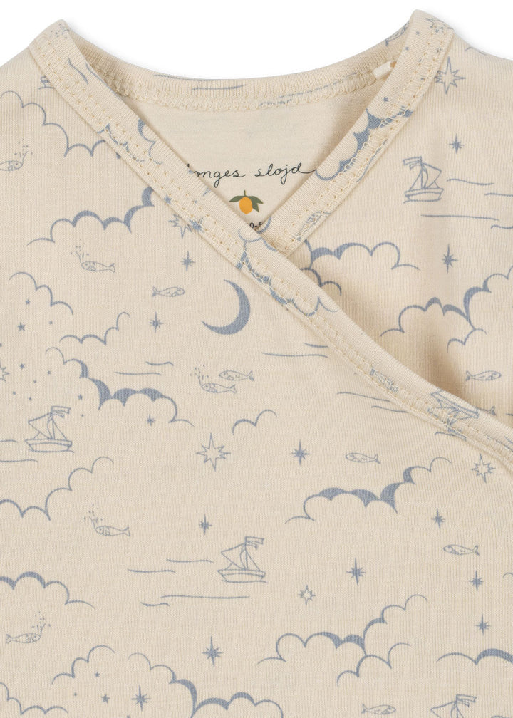 Konges Slojd - Basic Newborn Onesie in Cielo Marino