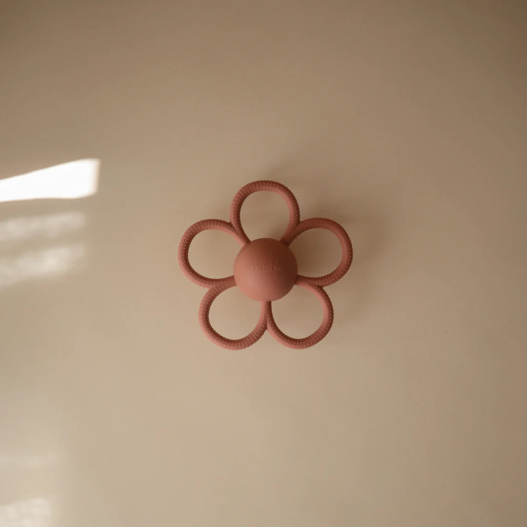 Mushie - Daisy Rattle Teether in Dusty Rose