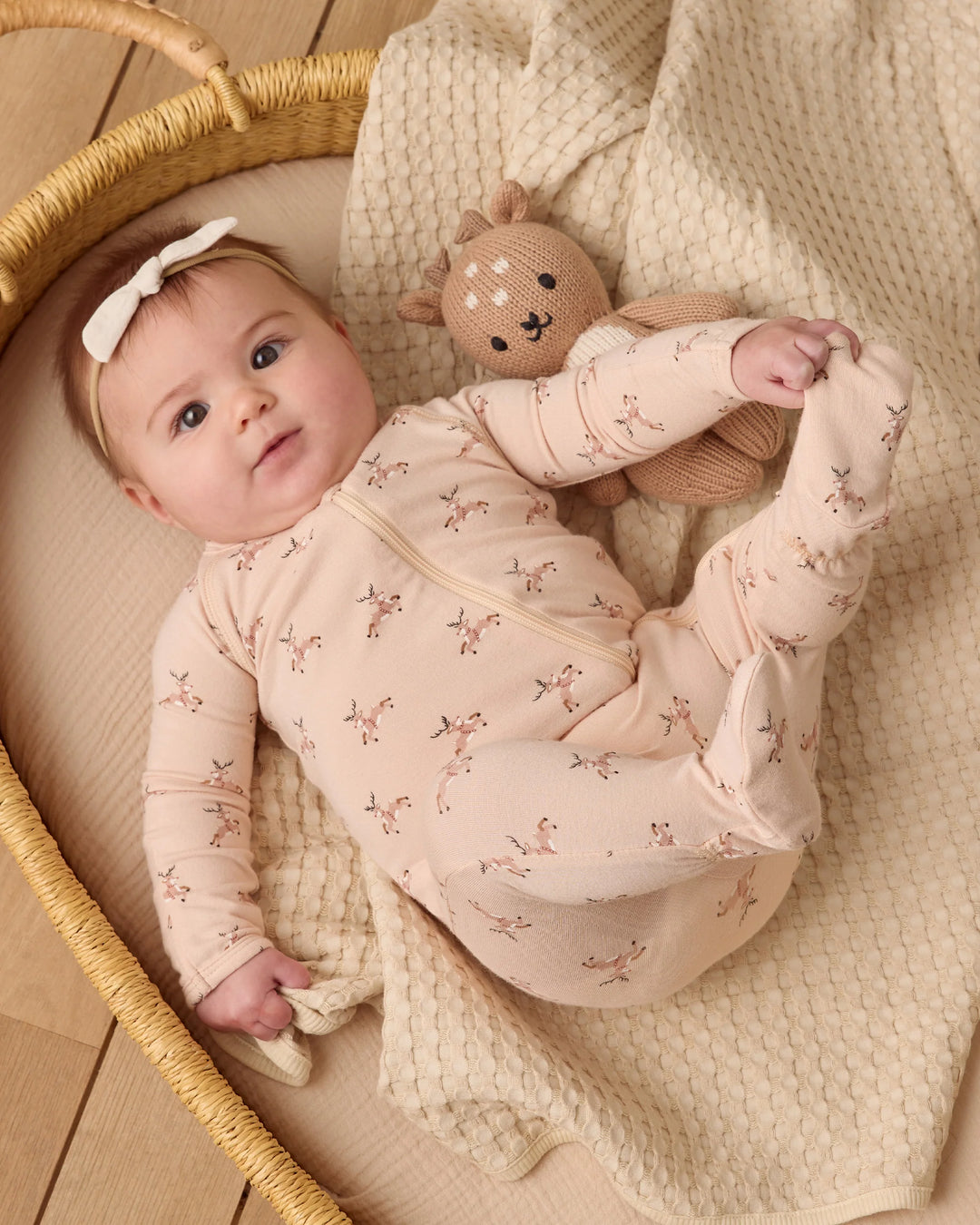Quincy Mae – Bamboo Zip Long Sleeve Footie in Reindeer