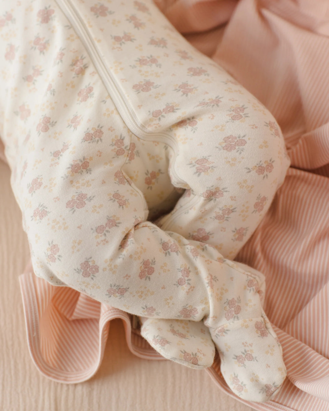 Quincy Mae – Zip Long Sleeve Sleeper Footie in Flower Field