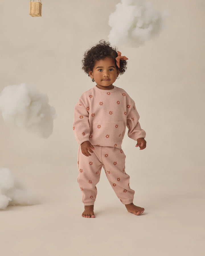 Quincy Mae – Waffle Sweatshirt & Pants Set in Pink Daisy