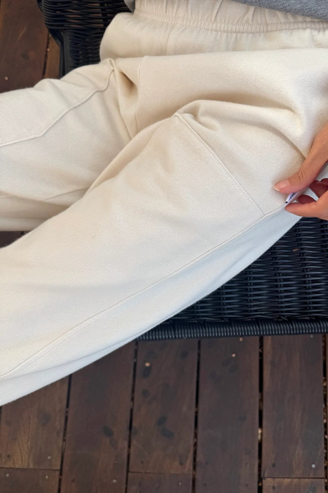 Le Bon Shoppe - Soft Jersey Terra Pants in Naturel