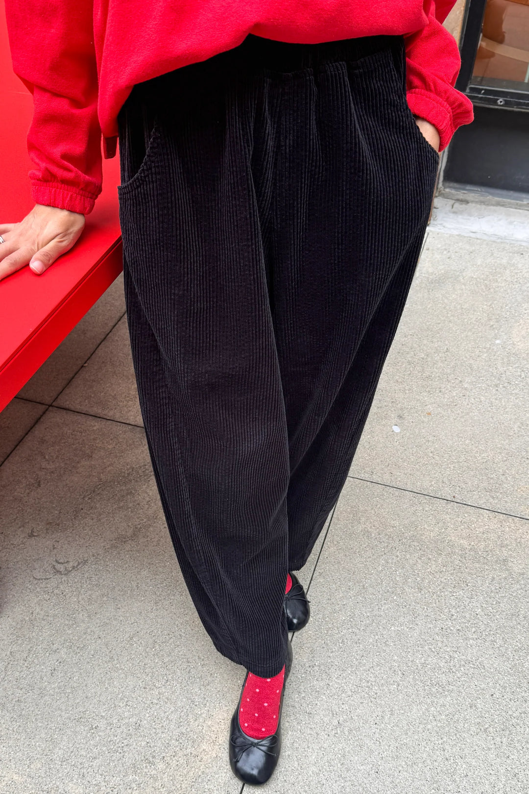 Le Bon Shoppe - Arc Soft Corduroy Pants in Black