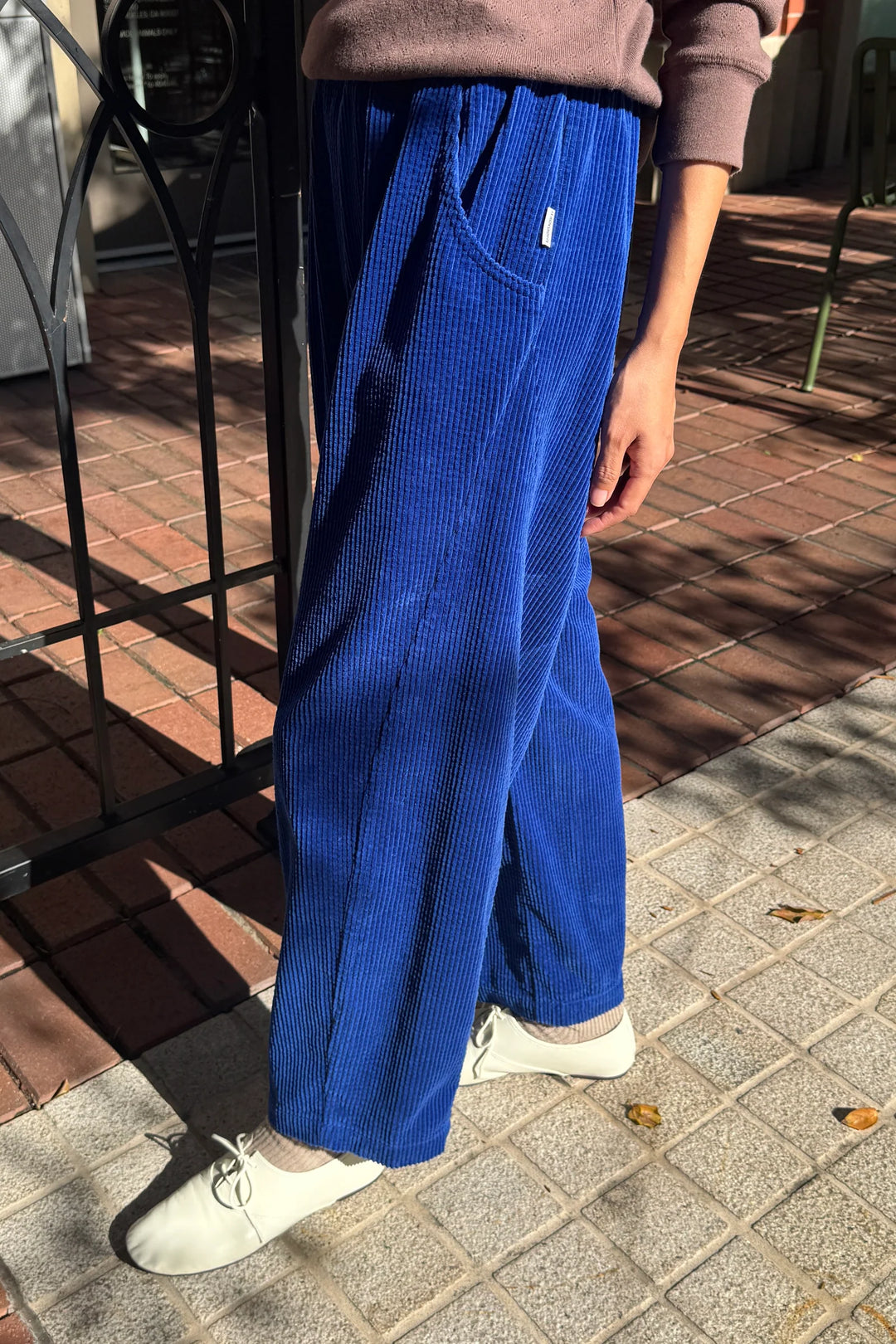 Le Bon Shoppe - Arc Soft Corduroy Pants in Cobalt
