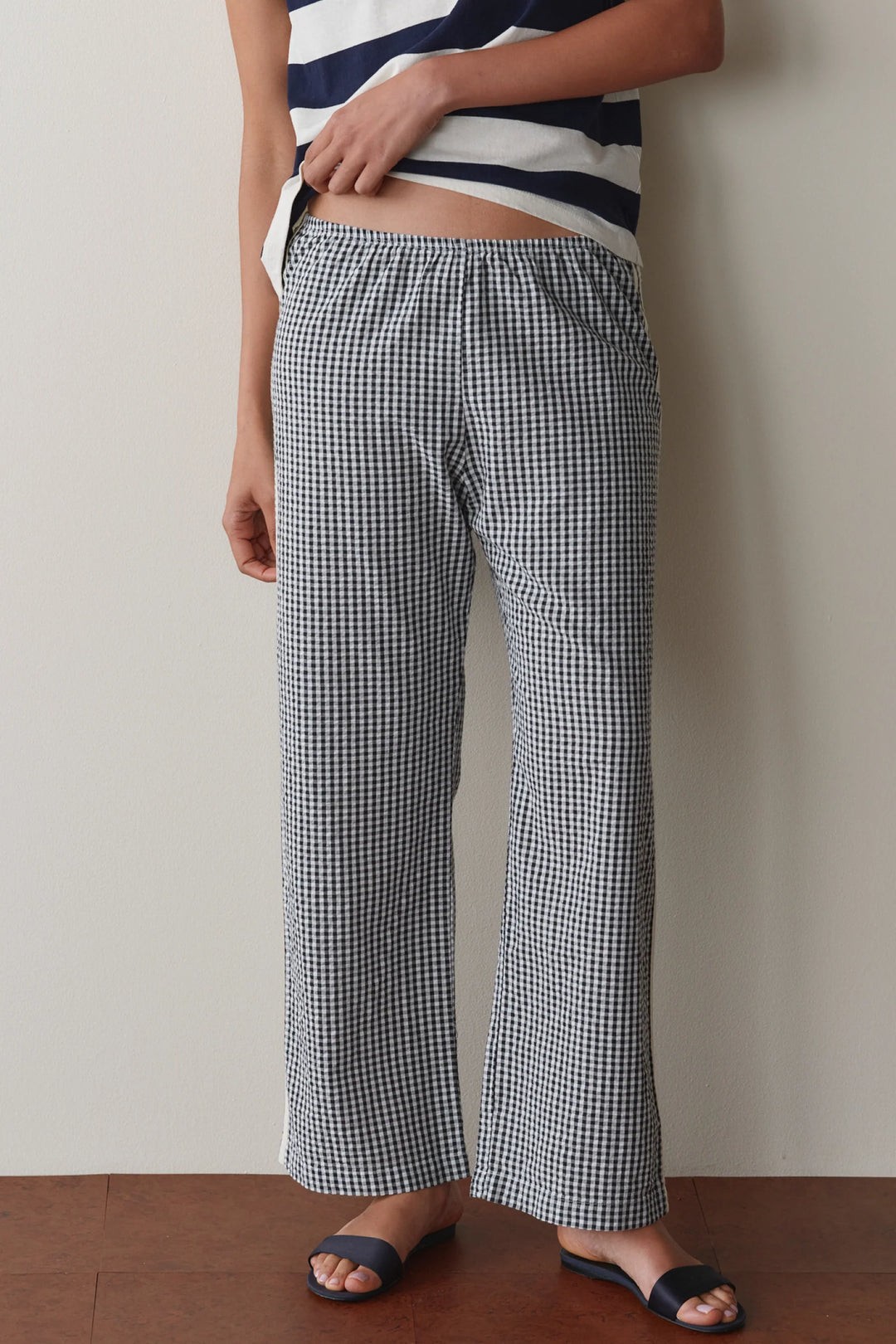 Donni – Cotton Gingham Stripe Crop Pant in Jet and White
