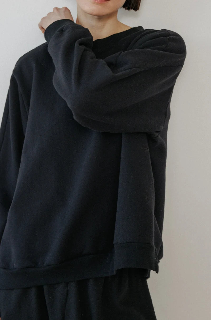 Wol Hide – Easy Winter Sweatshirt in Black