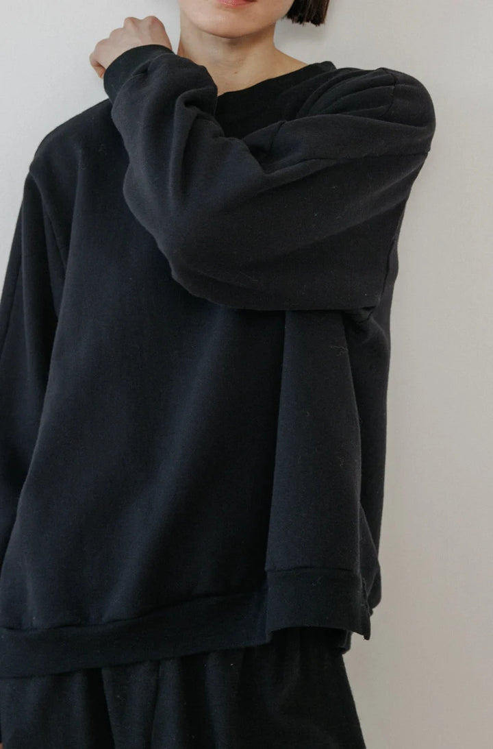 Wol Hide – Easy Winter Sweatshirt in Black