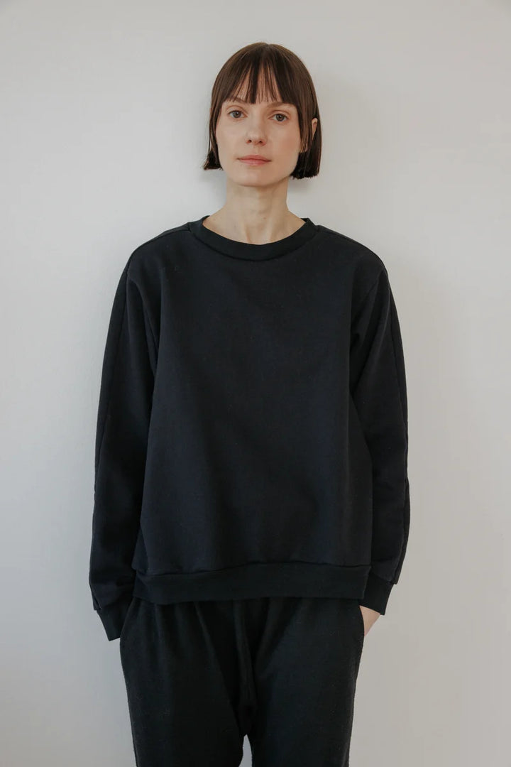 Wol Hide – Easy Winter Sweatshirt in Black
