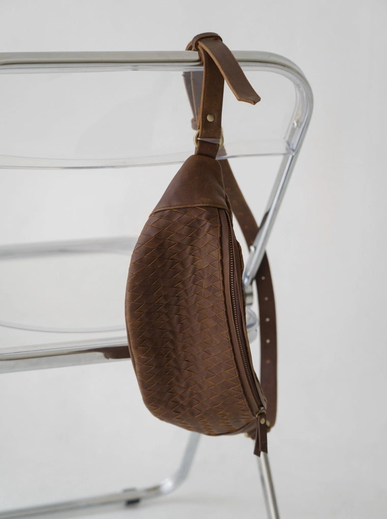 MANDRN - Woven Atlas Fanny Pack in Dark Saddle