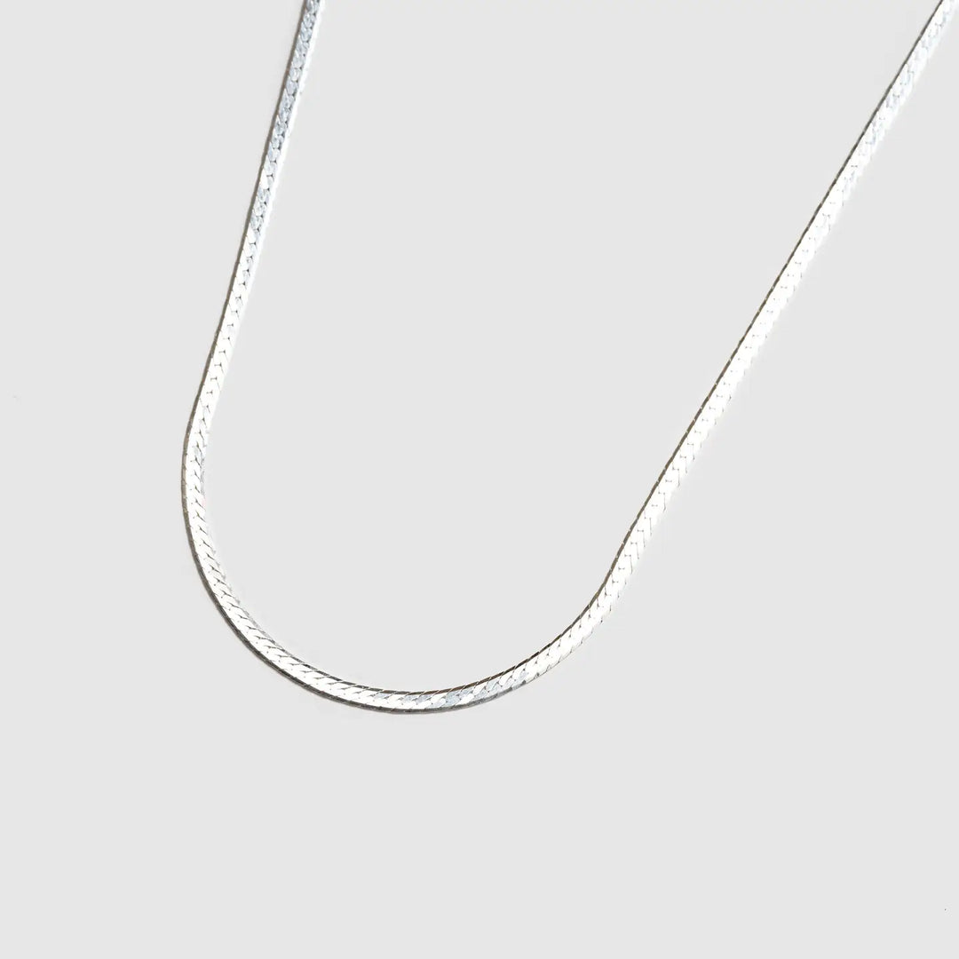 Wolf Circus Jewelry – Thin Herringbone Chain in Silver