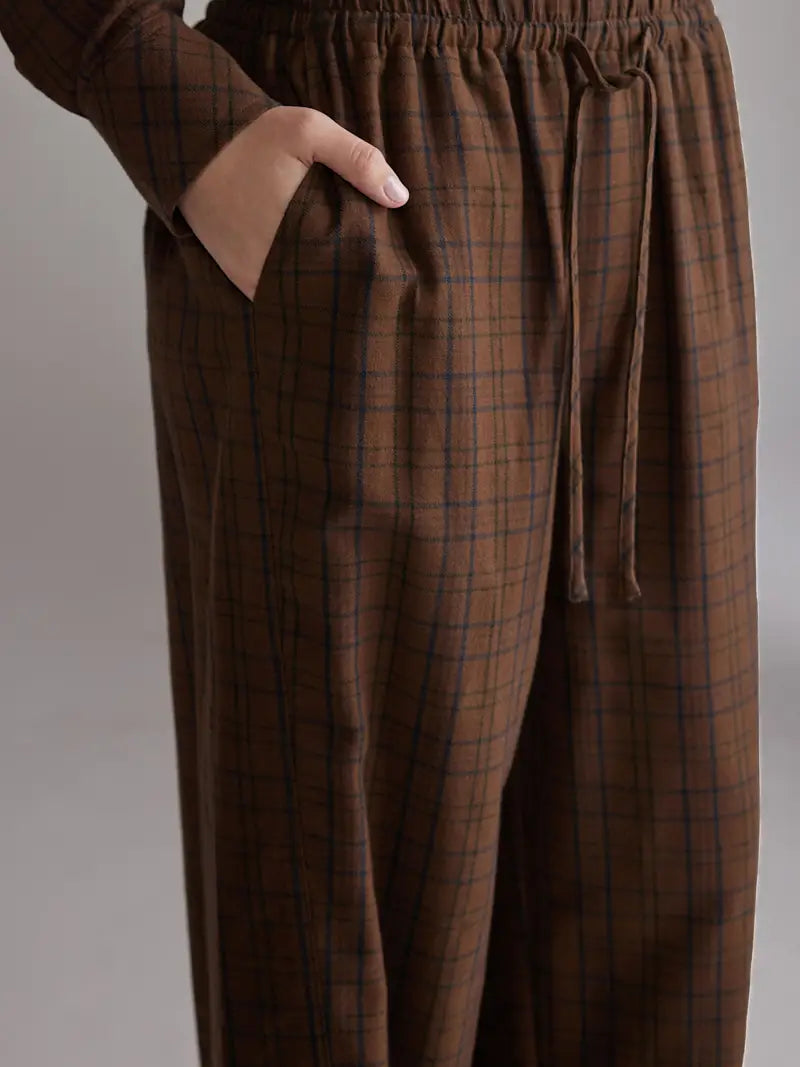 Amente – Brushed Plaid Tie Waist Pants in Brown & Black