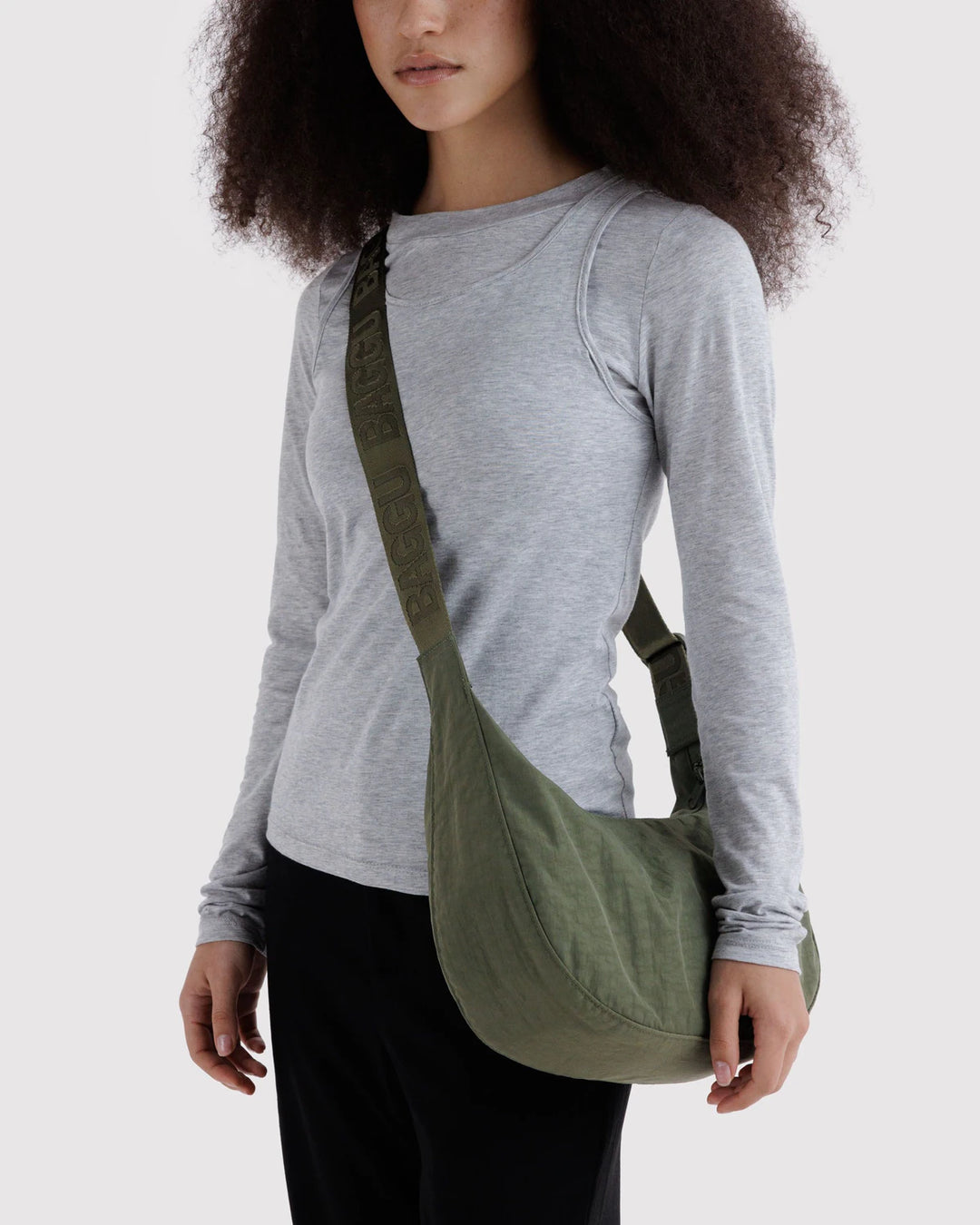 BAGGU - Medium Nylon Crescent Bag in Caper