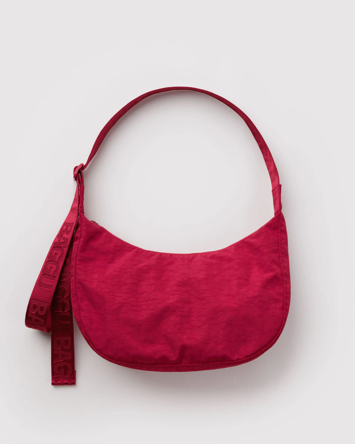 BAGGU - Medium Nylon Crescent Bag in Cherry