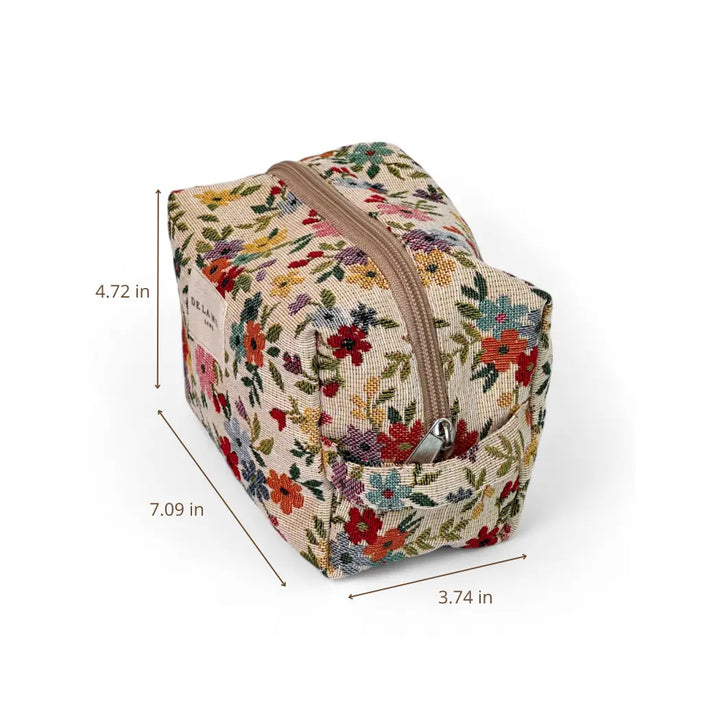 De La Mur Lines - Squared Makeup Bag in Blum