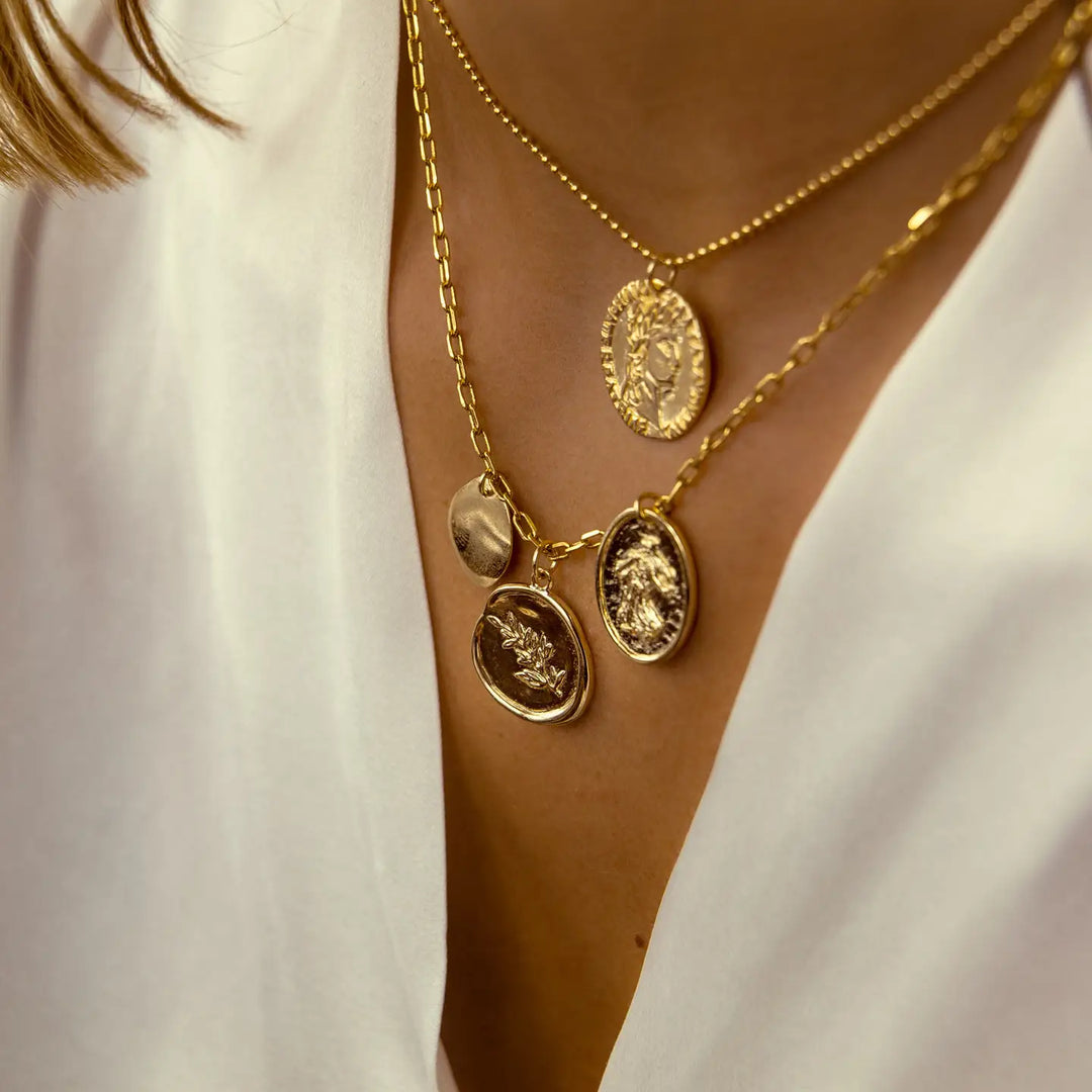 Sophie Deschamps Bijoux – Alanna Trio Medal Necklace