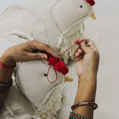 Lorena Canals – Pouf Chicken