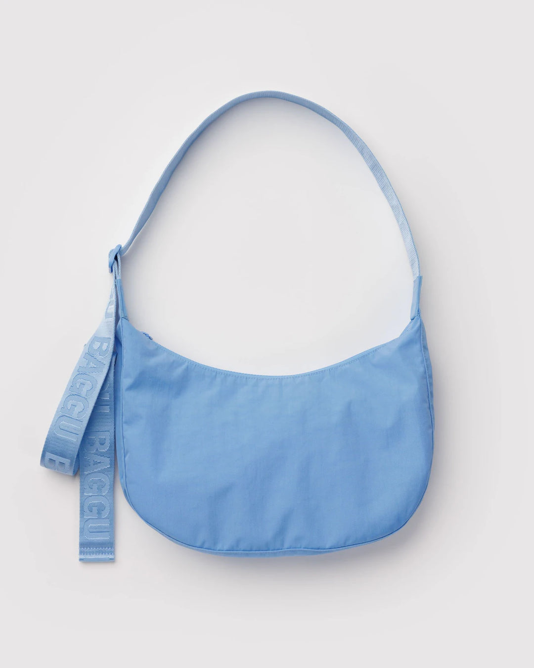 BAGGU - Medium Nylon Crescent Bag in Piscine