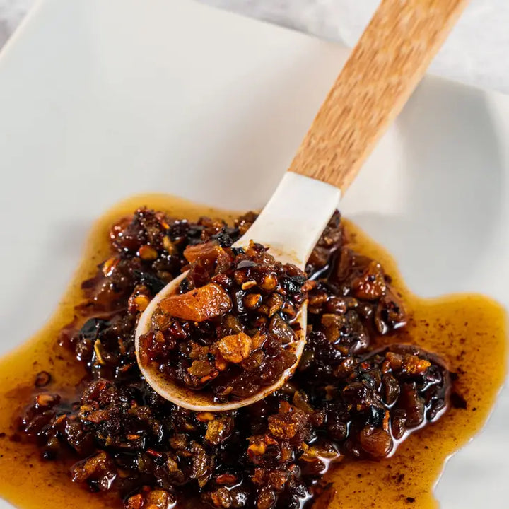 Mama Teav's – Hot Garlic Crisp in OG Heat