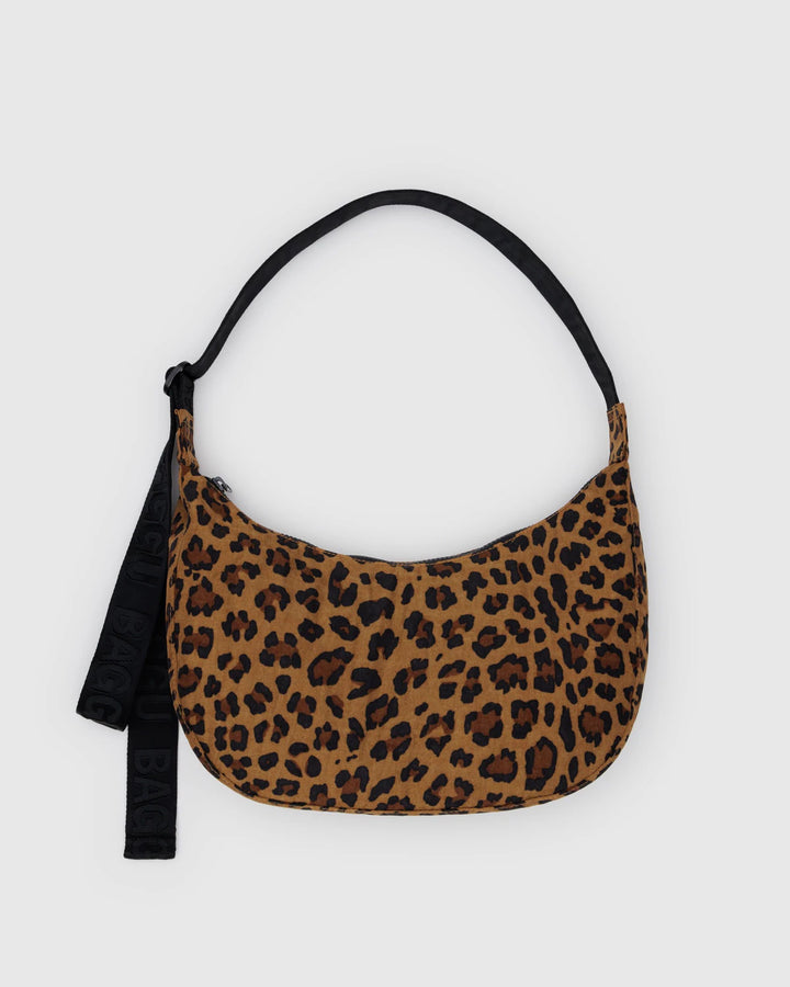 BAGGU - Medium Nylon Crescent Bag in Leopard