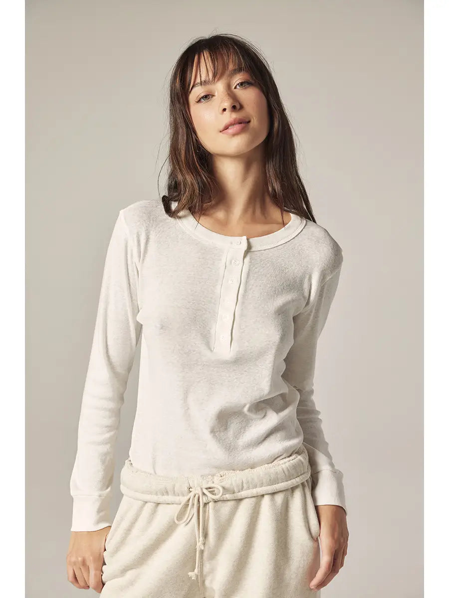 Amente – Long Sleeve Cotton Henry Top in White