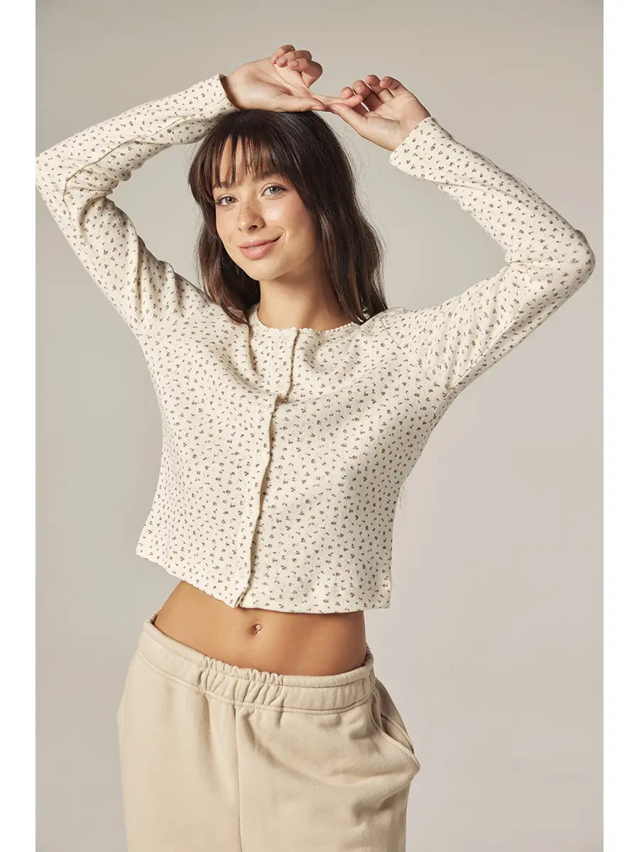Amente – Romantic Button Down Short Cardigan in Cream Floral