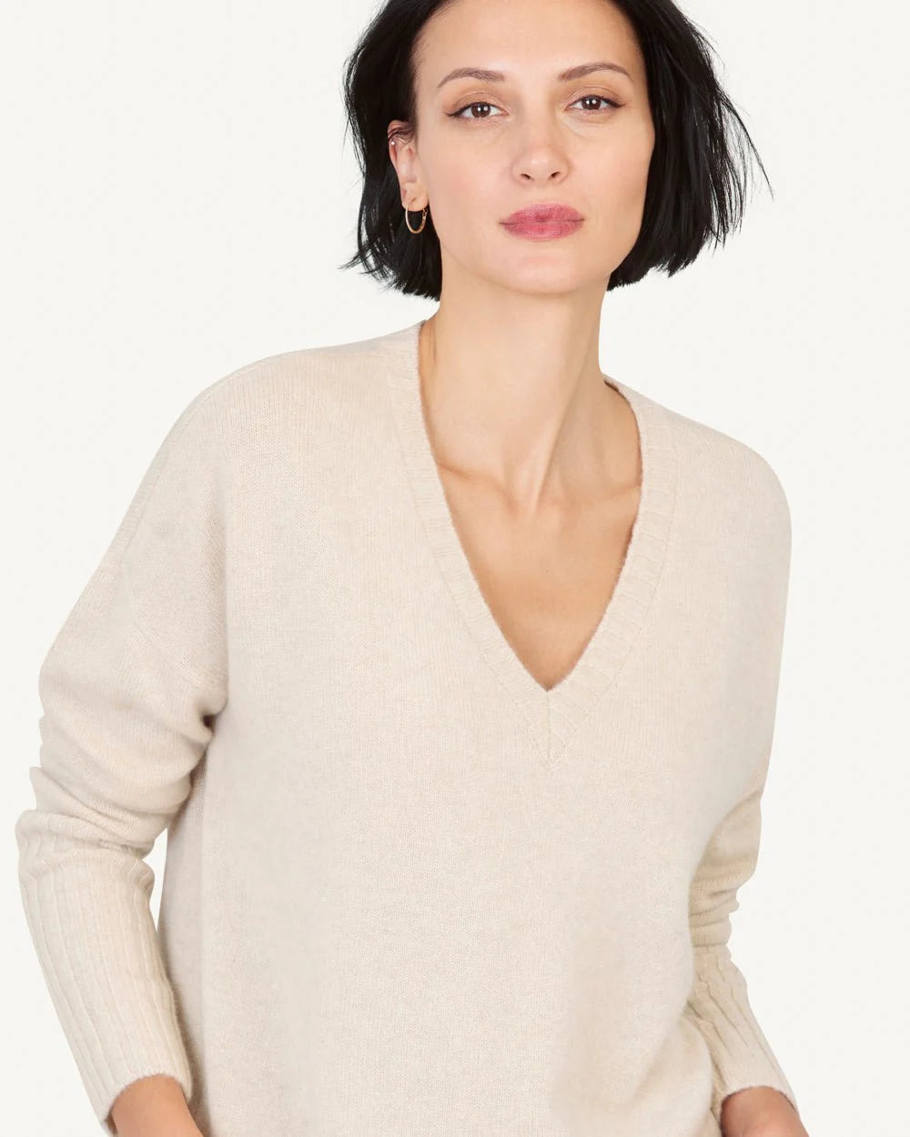 Not Monday – Ella Cashmere V-Neck Sweater in Oat