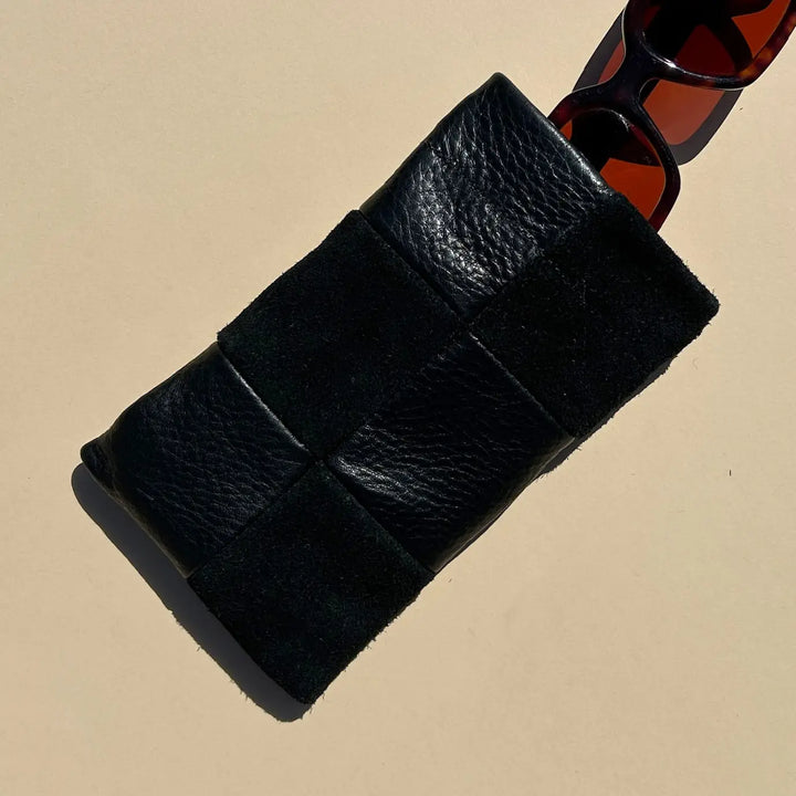 Primecut – Sunglasses Case in Black Checkered Leather