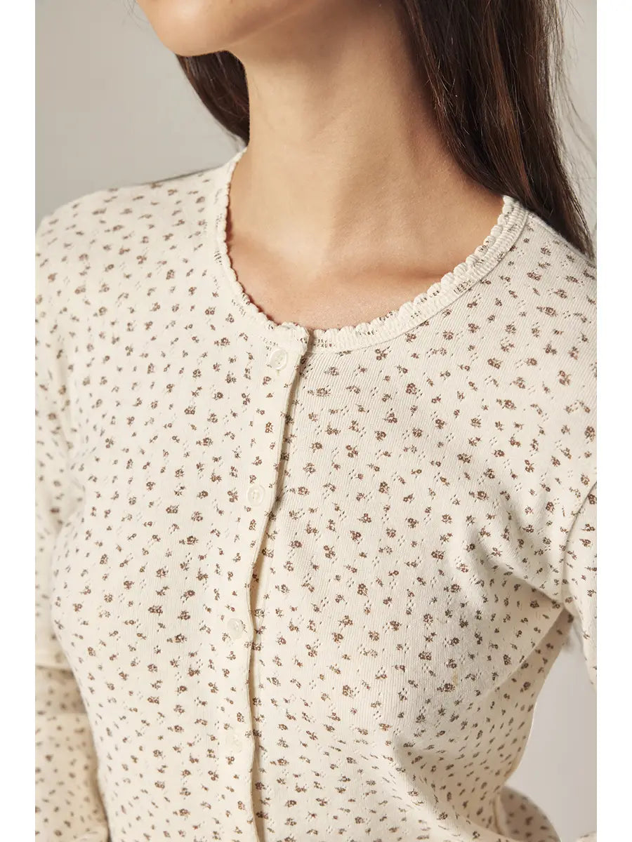 Amente – Romantic Button Down Short Cardigan in Cream Floral