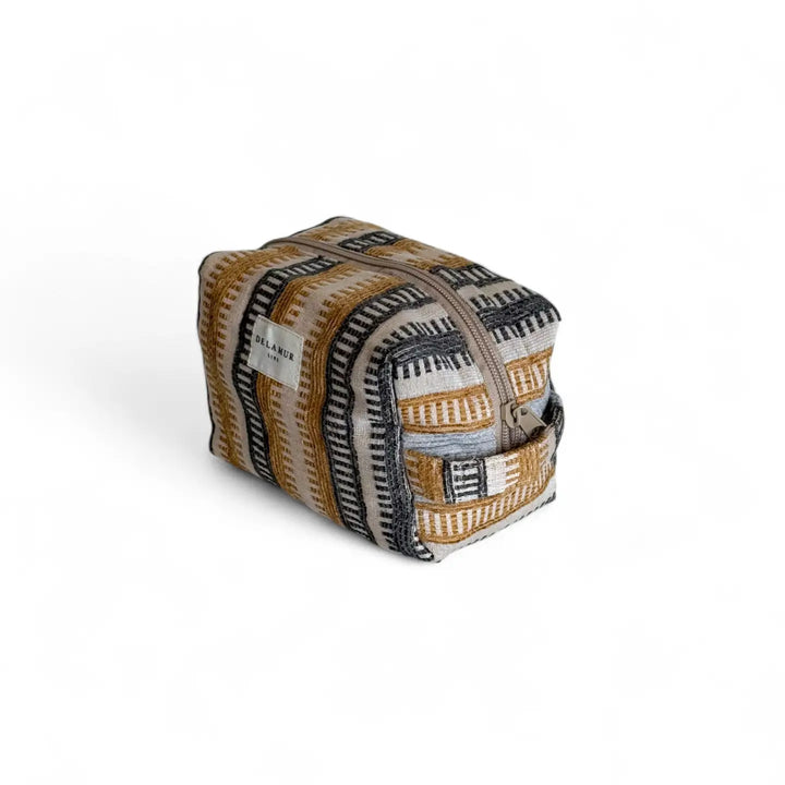 De La Mur Lines - Squared Makeup Bag in Tron