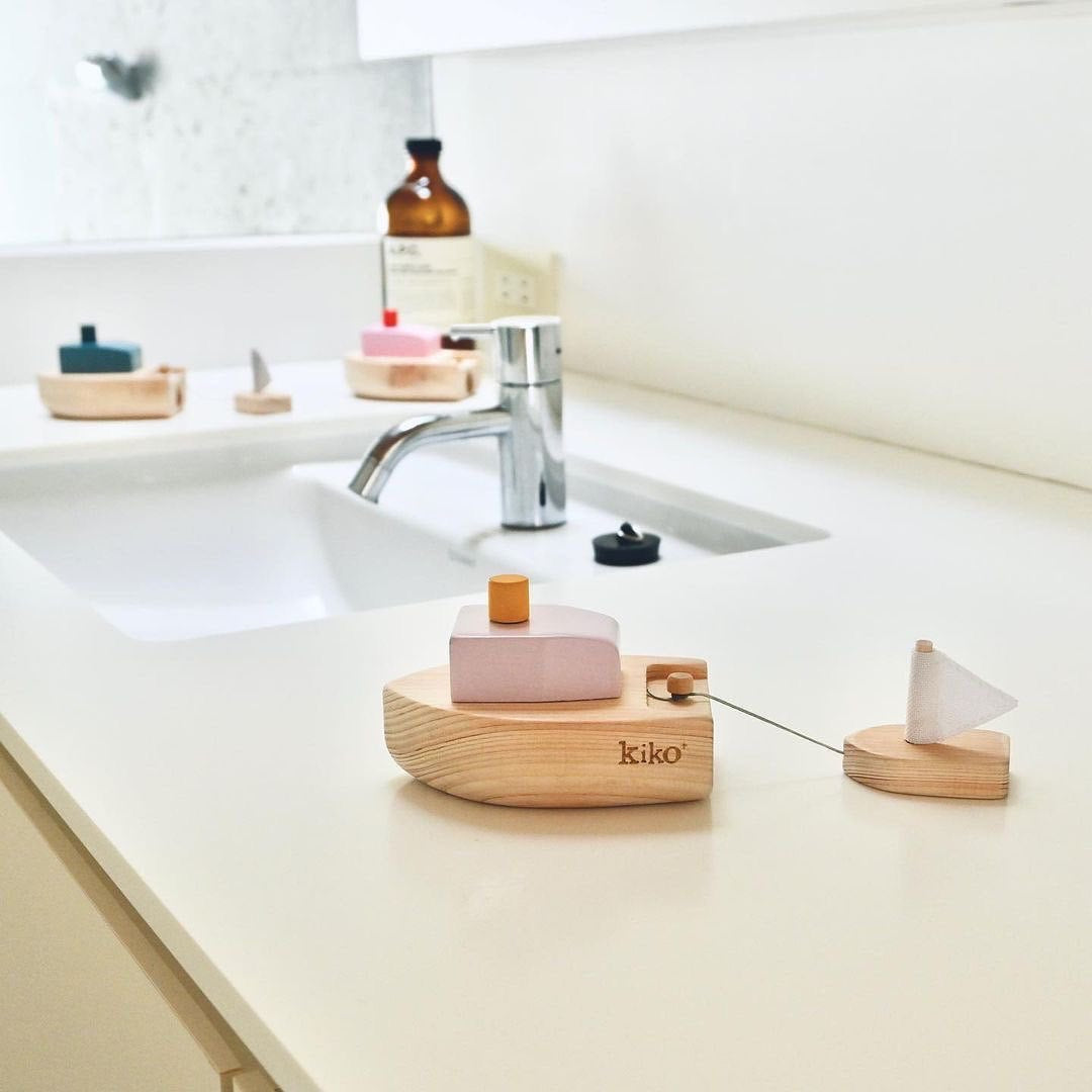 Kiko & GG – Ofune Wind Up Boat in Blue