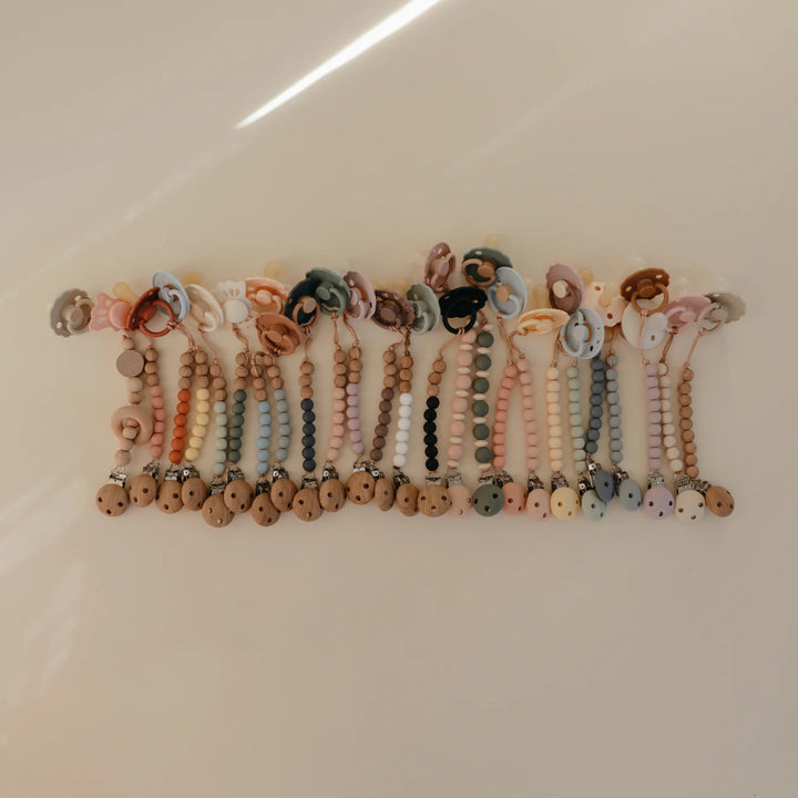Mushie - Hera Pacifier Clip