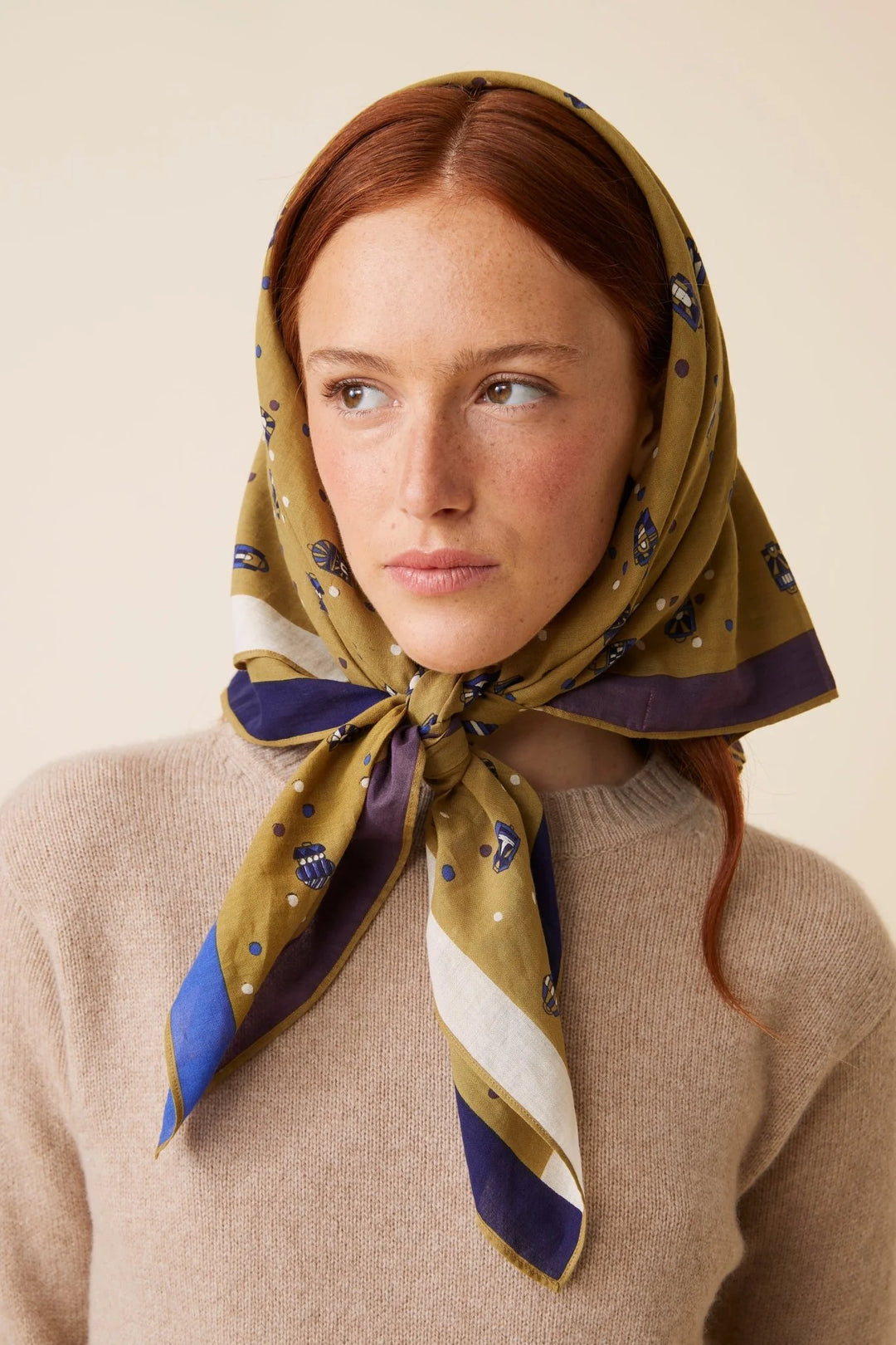 Moismont – Scarf No. 747 in Khaki