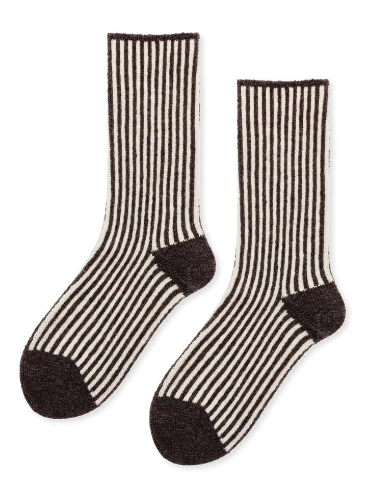 Hansel from Basel – Magnolia Cashmere Crew in Llama