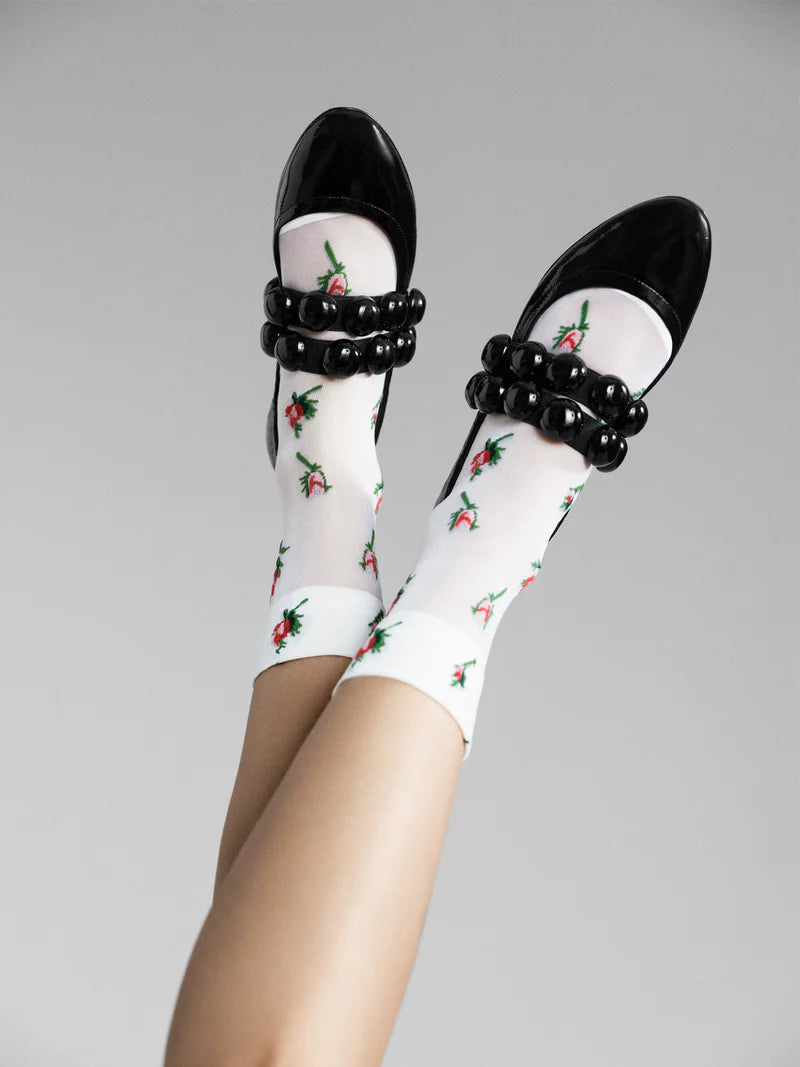 Hansel from Basel – Rosebud Sheer Crew in White