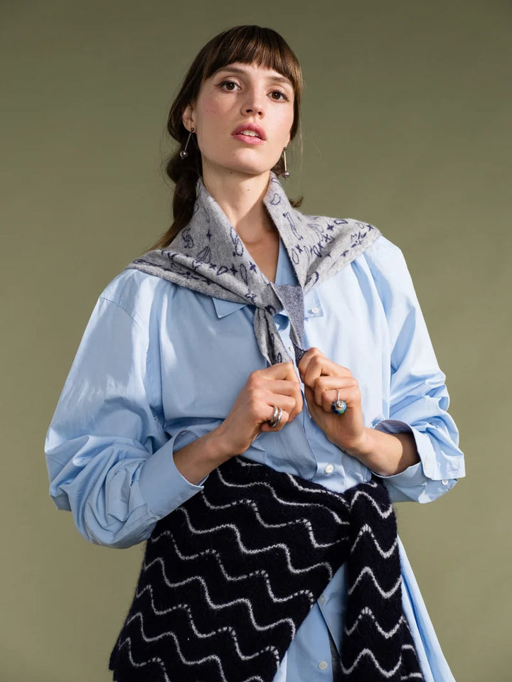Hansel from Basel – Bandana Cashmere Triangle Scarf in Grey