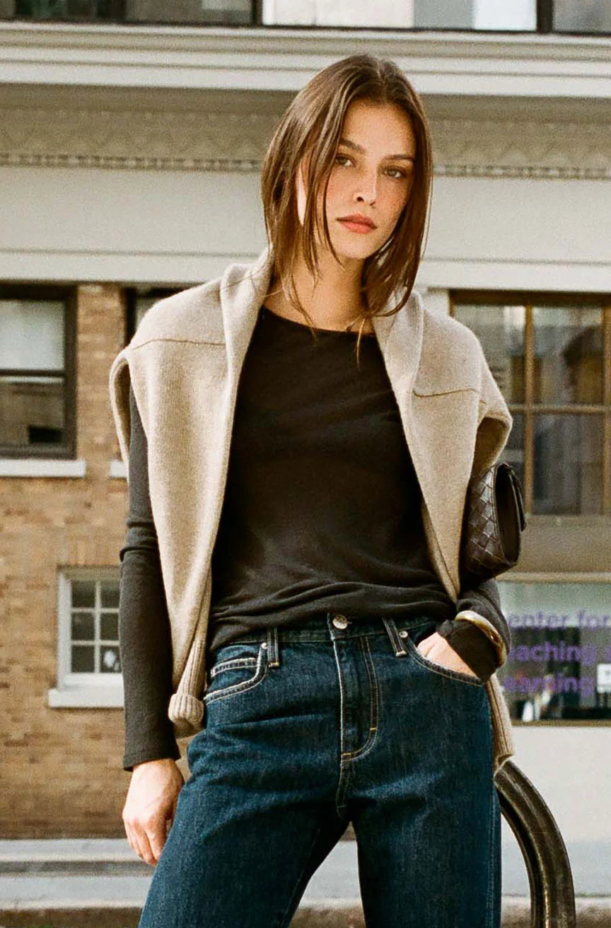AMO – Jade Long Sleeve Tee in Tarnish